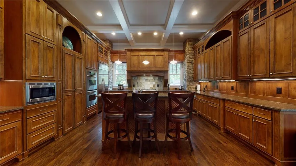 165 Trimble Crest Drive, Atlanta, Georgia 30342, 4 Bedrooms Bedrooms, ,4 BathroomsBathrooms,Residential,Sold,165 Trimble Crest Drive,6713523