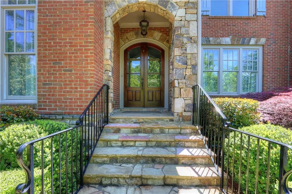 165 Trimble Crest Drive, Atlanta, Georgia 30342, 4 Bedrooms Bedrooms, ,4 BathroomsBathrooms,Residential,Sold,165 Trimble Crest Drive,6713523