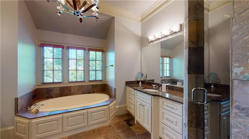 165 Trimble Crest Drive, Atlanta, Georgia 30342, 4 Bedrooms Bedrooms, ,4 BathroomsBathrooms,Residential,Sold,165 Trimble Crest Drive,6713523