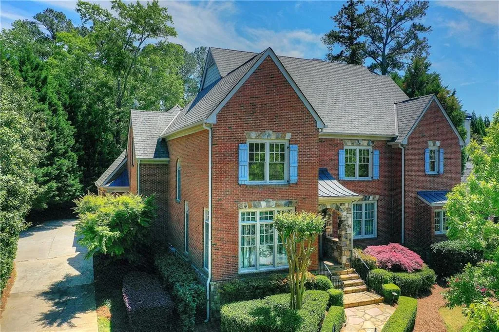165 Trimble Crest Drive, Atlanta, Georgia 30342, 4 Bedrooms Bedrooms, ,4 BathroomsBathrooms,Residential,Sold,165 Trimble Crest Drive,6713523