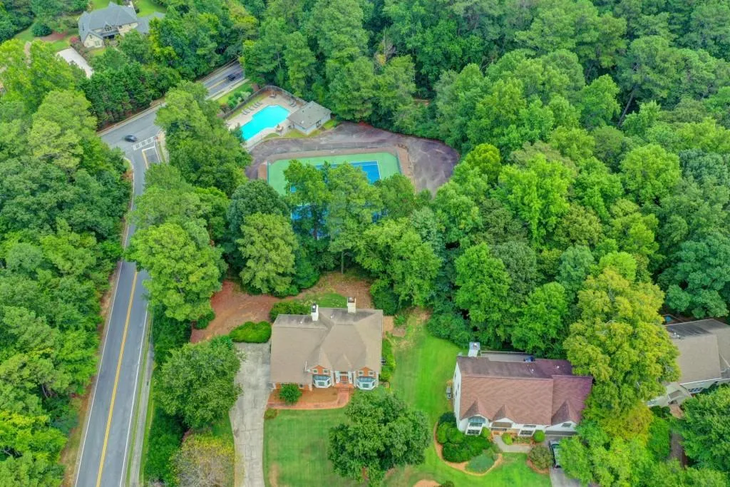 100 Spalding Creek Court, Sandy Springs, Georgia 30350, 4 Bedrooms Bedrooms, ,3 BathroomsBathrooms,Residential,Sold,100 Spalding Creek Court,6605170