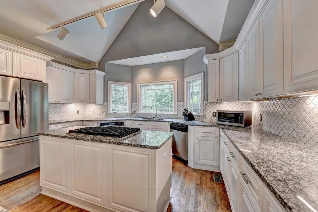 100 Spalding Creek Court, Sandy Springs, Georgia 30350, 4 Bedrooms Bedrooms, ,3 BathroomsBathrooms,Residential,Sold,100 Spalding Creek Court,6605170
