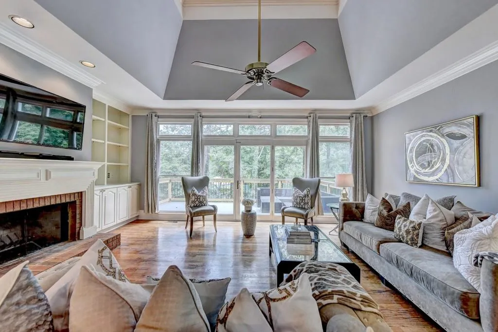 100 Spalding Creek Court, Sandy Springs, Georgia 30350, 4 Bedrooms Bedrooms, ,3 BathroomsBathrooms,Residential,Sold,100 Spalding Creek Court,6605170