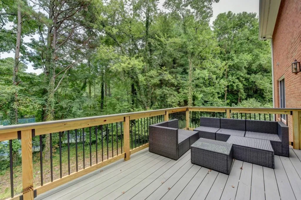 100 Spalding Creek Court, Sandy Springs, Georgia 30350, 4 Bedrooms Bedrooms, ,3 BathroomsBathrooms,Residential,Sold,100 Spalding Creek Court,6605170