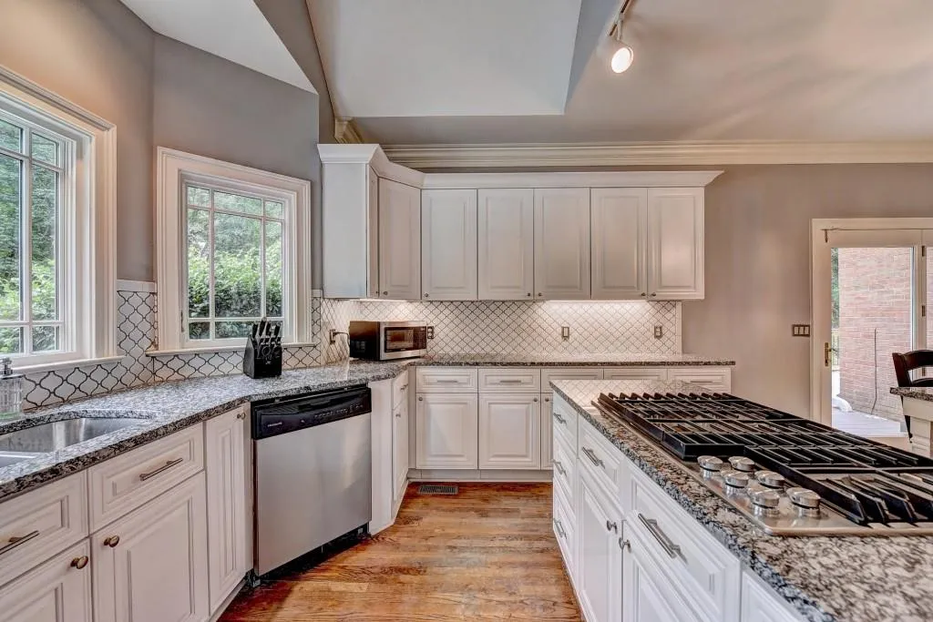 100 Spalding Creek Court, Sandy Springs, Georgia 30350, 4 Bedrooms Bedrooms, ,3 BathroomsBathrooms,Residential,Sold,100 Spalding Creek Court,6605170