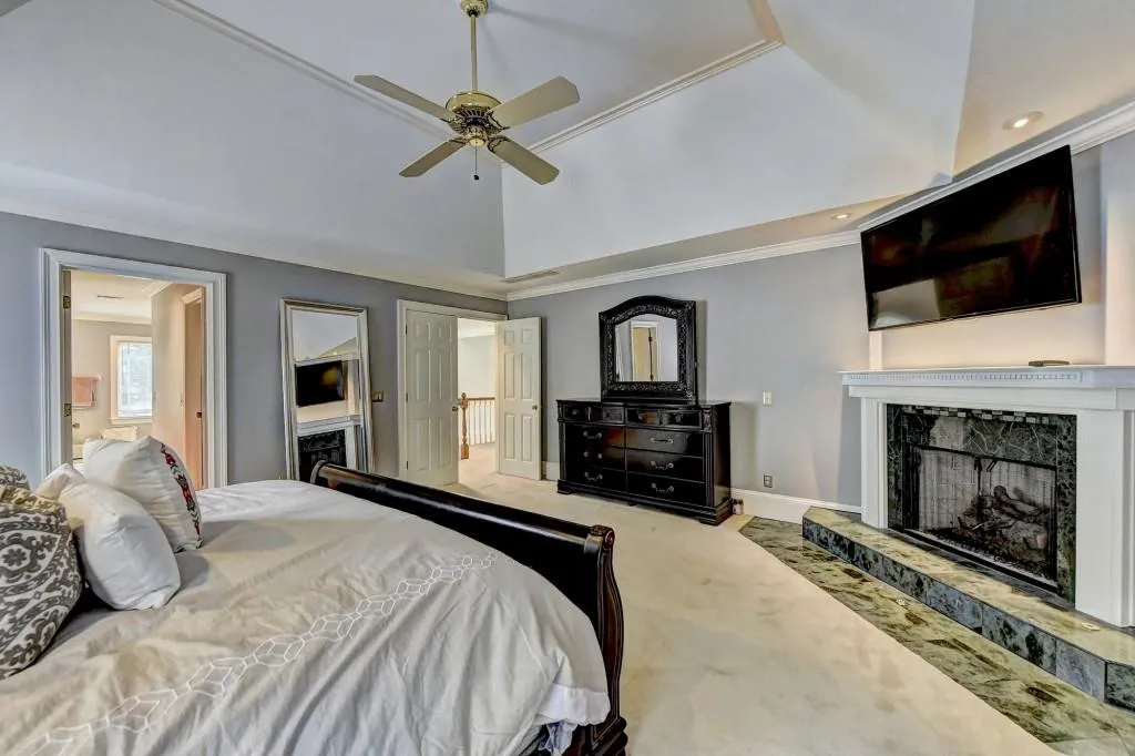 100 Spalding Creek Court, Sandy Springs, Georgia 30350, 4 Bedrooms Bedrooms, ,3 BathroomsBathrooms,Residential,Sold,100 Spalding Creek Court,6605170