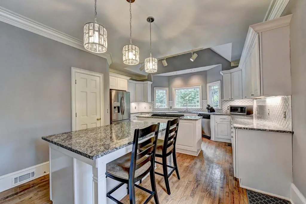 100 Spalding Creek Court, Sandy Springs, Georgia 30350, 4 Bedrooms Bedrooms, ,3 BathroomsBathrooms,Residential,Sold,100 Spalding Creek Court,6605170