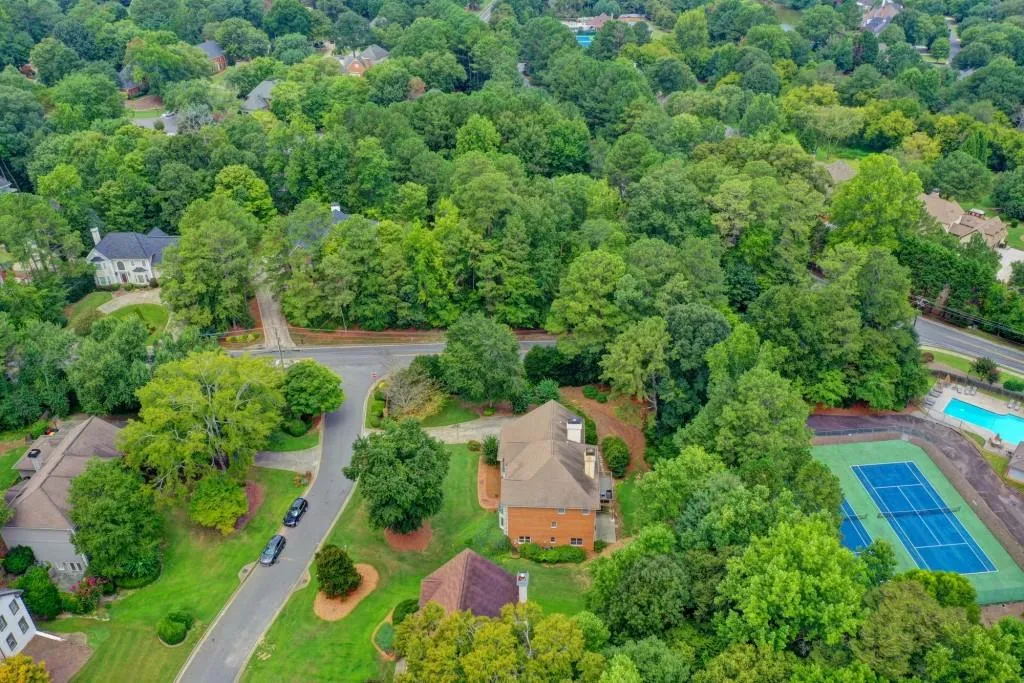 100 Spalding Creek Court, Sandy Springs, Georgia 30350, 4 Bedrooms Bedrooms, ,3 BathroomsBathrooms,Residential,Sold,100 Spalding Creek Court,6605170