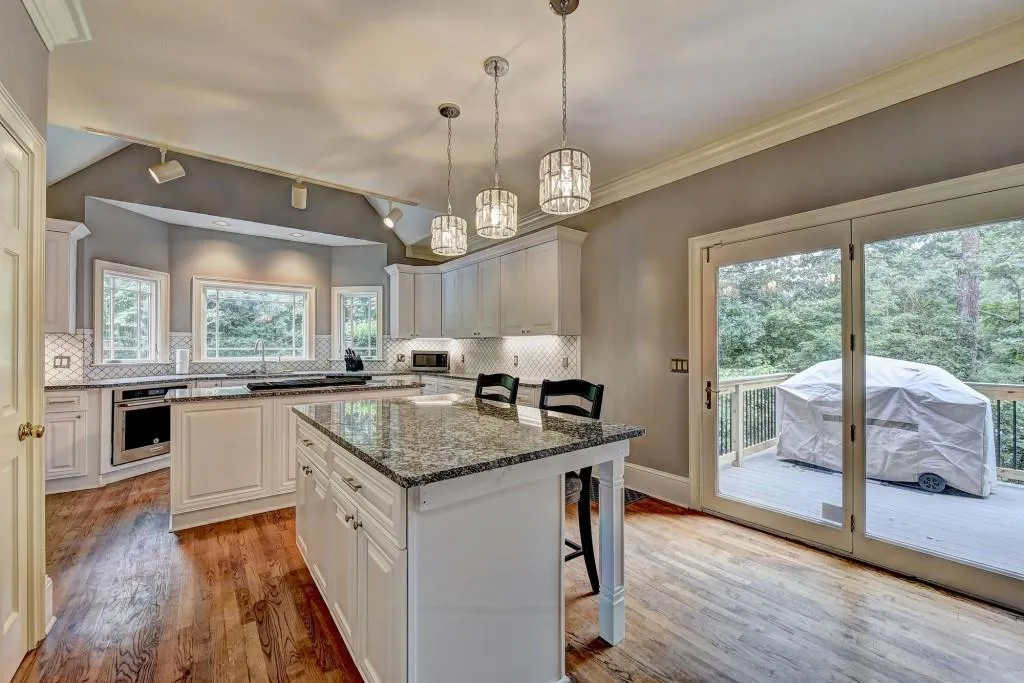 100 Spalding Creek Court, Sandy Springs, Georgia 30350, 4 Bedrooms Bedrooms, ,3 BathroomsBathrooms,Residential,Sold,100 Spalding Creek Court,6605170