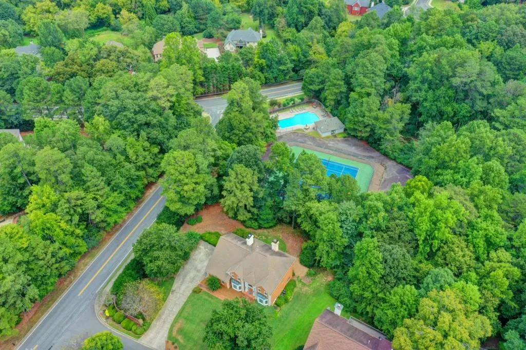 100 Spalding Creek Court, Sandy Springs, Georgia 30350, 4 Bedrooms Bedrooms, ,3 BathroomsBathrooms,Residential,Sold,100 Spalding Creek Court,6605170