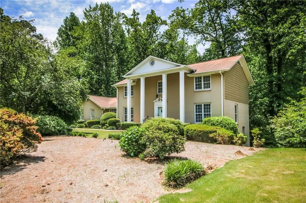 6140 Rivercliffe Drive, Sandy Springs, Georgia 30328, 7 Bedrooms Bedrooms, ,4 BathroomsBathrooms,Residential,Sold,6140 Rivercliffe Drive,6882683