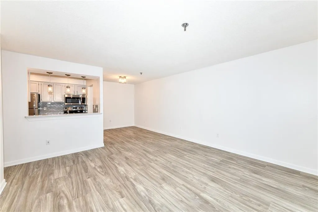 300 Johnson Ferry Road Ne Unit A309, Sandy Springs, Georgia 30328, 1 Bedroom Bedrooms, ,1 BathroomBathrooms,Residential,Sold,300 Johnson Ferry Road Ne Unit A309,7173406