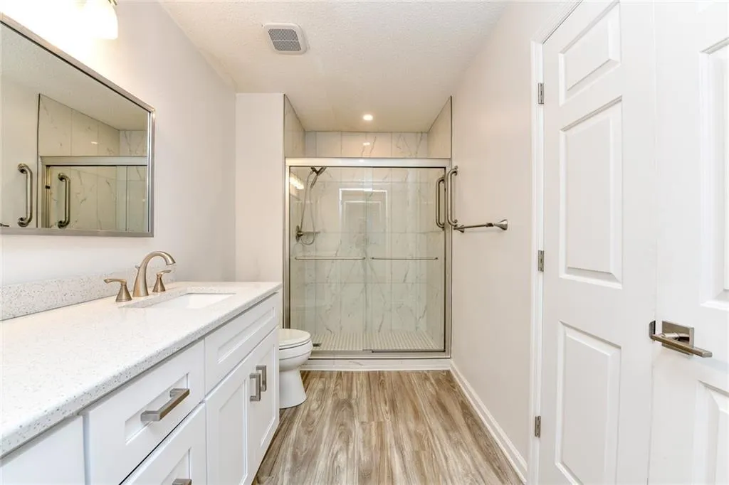 300 Johnson Ferry Road Ne Unit A309, Sandy Springs, Georgia 30328, 1 Bedroom Bedrooms, ,1 BathroomBathrooms,Residential,Sold,300 Johnson Ferry Road Ne Unit A309,7173406