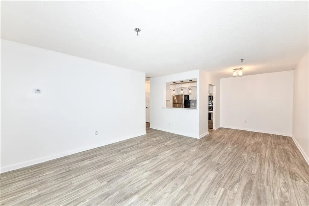 300 Johnson Ferry Road Ne Unit A309, Sandy Springs, Georgia 30328, 1 Bedroom Bedrooms, ,1 BathroomBathrooms,Residential,Sold,300 Johnson Ferry Road Ne Unit A309,7173406