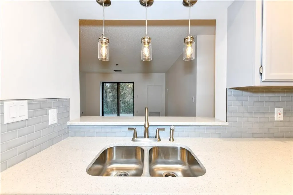 300 Johnson Ferry Road Ne Unit A309, Sandy Springs, Georgia 30328, 1 Bedroom Bedrooms, ,1 BathroomBathrooms,Residential,Sold,300 Johnson Ferry Road Ne Unit A309,7173406