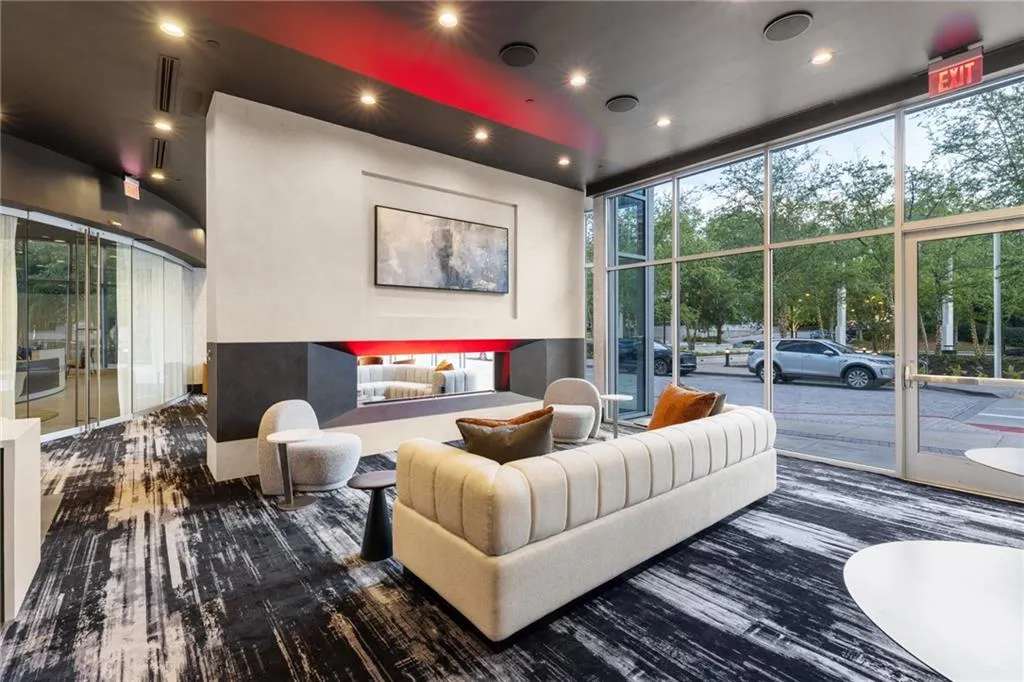3324 Peachtree Road Ne Unit 1304, Atlanta, Georgia 30326, 1 Bedroom Bedrooms, ,1 BathroomBathrooms,Residential,For Sale,3324 Peachtree Road Ne Unit 1304,7574693