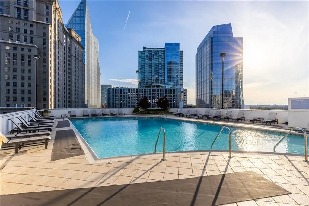 3324 Peachtree Road Ne Unit 1304, Atlanta, Georgia 30326, 1 Bedroom Bedrooms, ,1 BathroomBathrooms,Residential,For Sale,3324 Peachtree Road Ne Unit 1304,7574693
