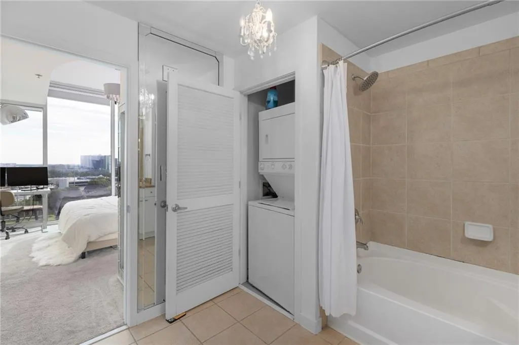3324 Peachtree Road Ne Unit 1304, Atlanta, Georgia 30326, 1 Bedroom Bedrooms, ,1 BathroomBathrooms,Residential,For Sale,3324 Peachtree Road Ne Unit 1304,7574693