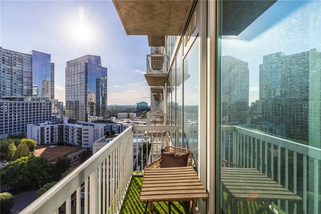 3324 Peachtree Road Ne Unit 1304, Atlanta, Georgia 30326, 1 Bedroom Bedrooms, ,1 BathroomBathrooms,Residential,For Sale,3324 Peachtree Road Ne Unit 1304,7574693