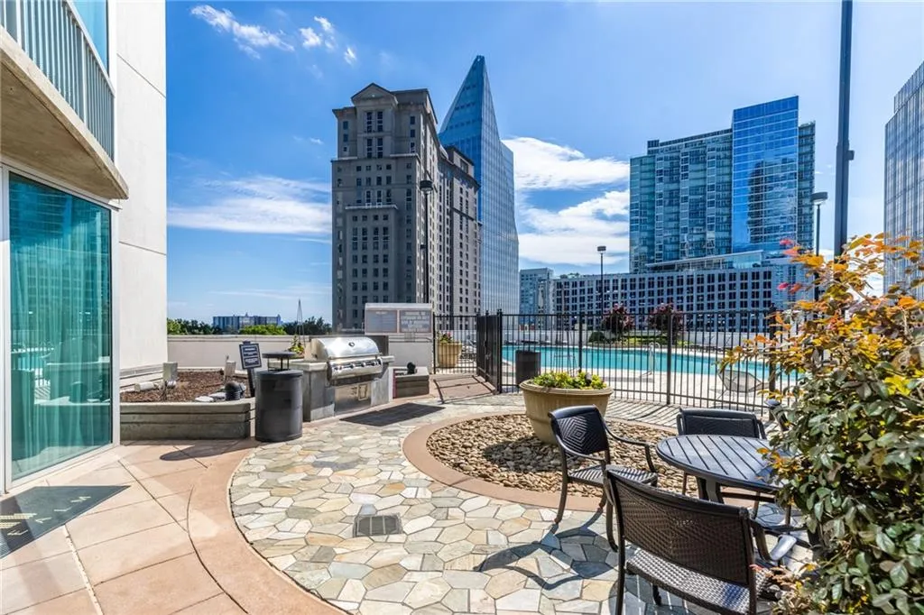 3324 Peachtree Road Ne Unit 1304, Atlanta, Georgia 30326, 1 Bedroom Bedrooms, ,1 BathroomBathrooms,Residential,For Sale,3324 Peachtree Road Ne Unit 1304,7574693