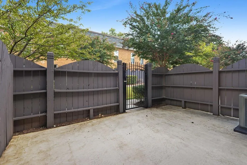 245 Winding River Drive Unit E, Sandy Springs, Georgia 30350, 2 Bedrooms Bedrooms, ,1 BathroomBathrooms,Residential,Sold,245 Winding River Drive Unit E,6623239