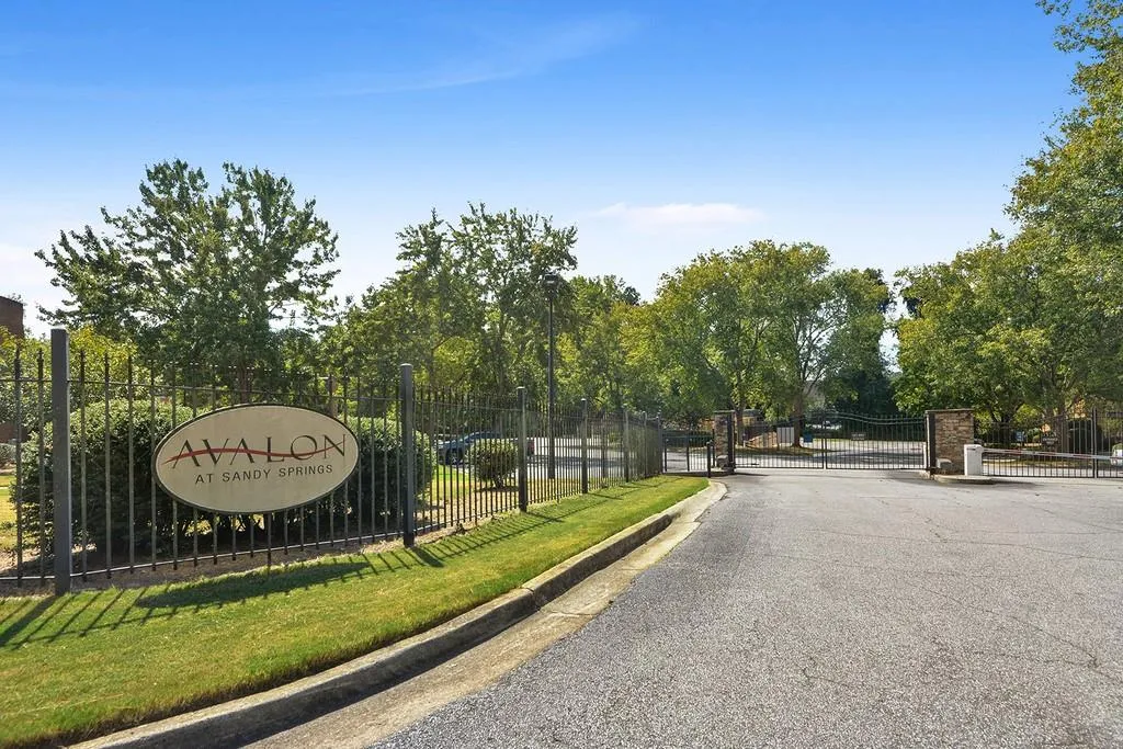 245 Winding River Drive Unit E, Sandy Springs, Georgia 30350, 2 Bedrooms Bedrooms, ,1 BathroomBathrooms,Residential,Sold,245 Winding River Drive Unit E,6623239