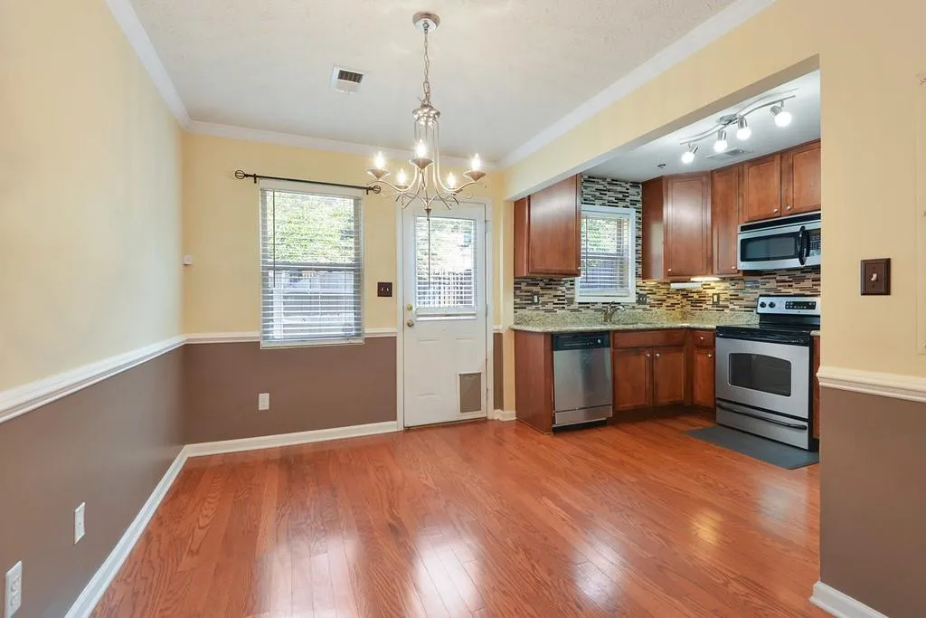 245 Winding River Drive Unit E, Sandy Springs, Georgia 30350, 2 Bedrooms Bedrooms, ,1 BathroomBathrooms,Residential,Sold,245 Winding River Drive Unit E,6623239