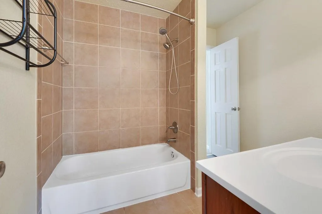 245 Winding River Drive Unit E, Sandy Springs, Georgia 30350, 2 Bedrooms Bedrooms, ,1 BathroomBathrooms,Residential,Sold,245 Winding River Drive Unit E,6623239