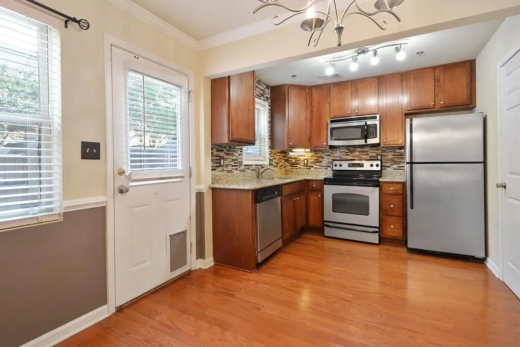 245 Winding River Drive Unit E, Sandy Springs, Georgia 30350, 2 Bedrooms Bedrooms, ,1 BathroomBathrooms,Residential,Sold,245 Winding River Drive Unit E,6623239