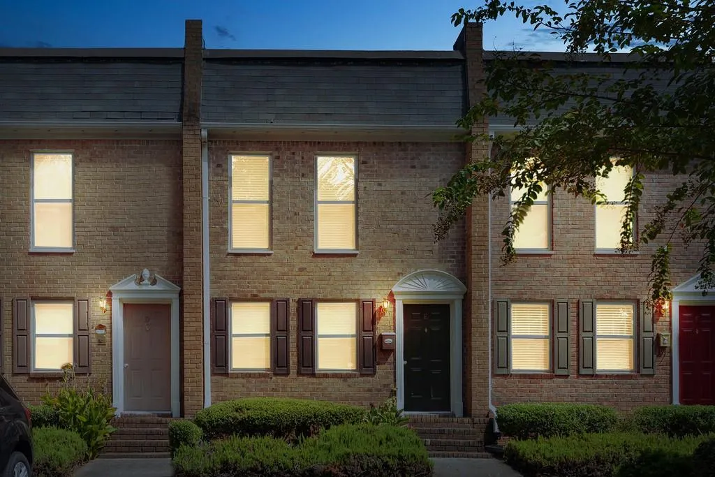 245 Winding River Drive Unit E, Sandy Springs, Georgia 30350, 2 Bedrooms Bedrooms, ,1 BathroomBathrooms,Residential,Sold,245 Winding River Drive Unit E,6623239