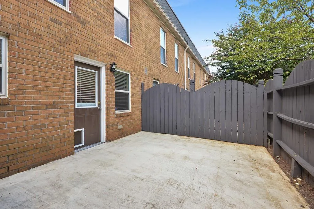 245 Winding River Drive Unit E, Sandy Springs, Georgia 30350, 2 Bedrooms Bedrooms, ,1 BathroomBathrooms,Residential,Sold,245 Winding River Drive Unit E,6623239