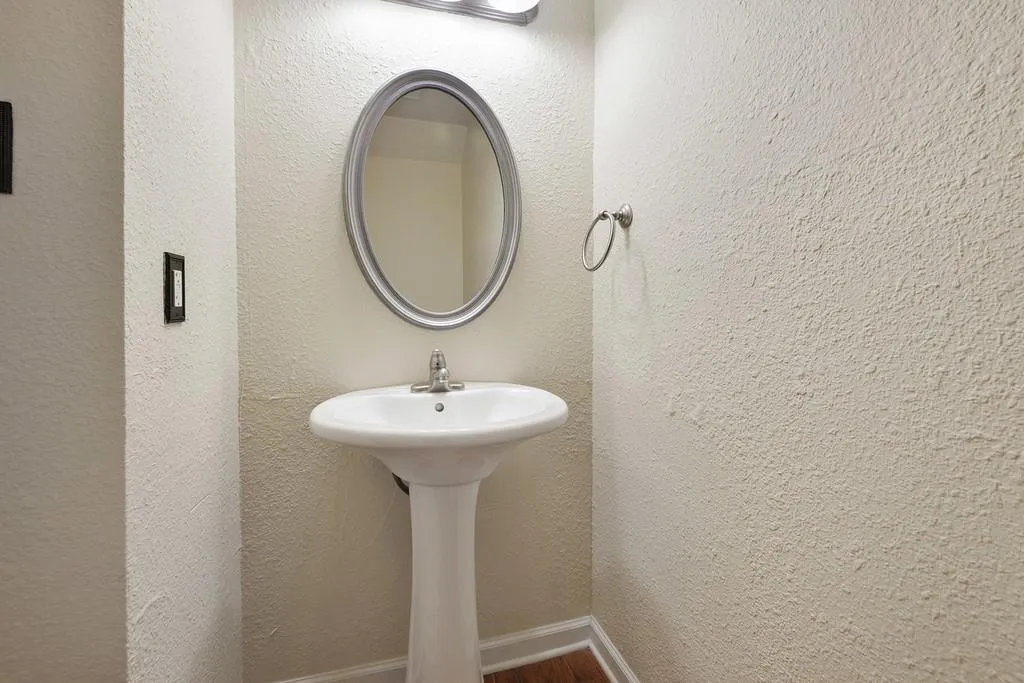 245 Winding River Drive Unit E, Sandy Springs, Georgia 30350, 2 Bedrooms Bedrooms, ,1 BathroomBathrooms,Residential,Sold,245 Winding River Drive Unit E,6623239