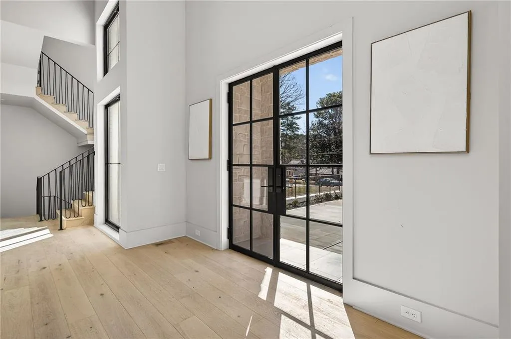 422 Hilderbrand Drive, Atlanta, Georgia 30328, 5 Bedrooms Bedrooms, ,5 BathroomsBathrooms,Residential,Sold,422 Hilderbrand Drive,7715127