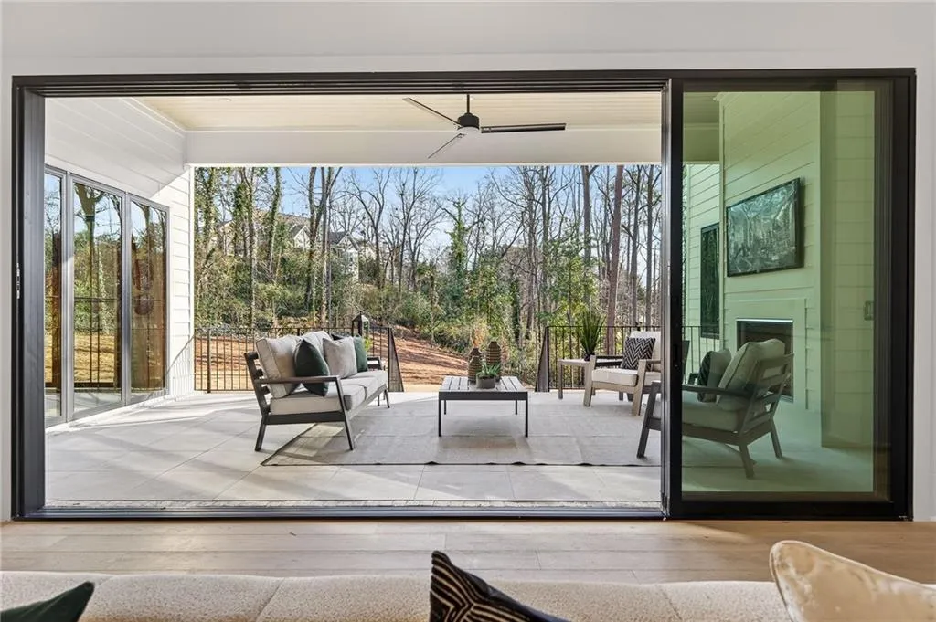 422 Hilderbrand Drive, Atlanta, Georgia 30328, 5 Bedrooms Bedrooms, ,5 BathroomsBathrooms,Residential,Sold,422 Hilderbrand Drive,7715127