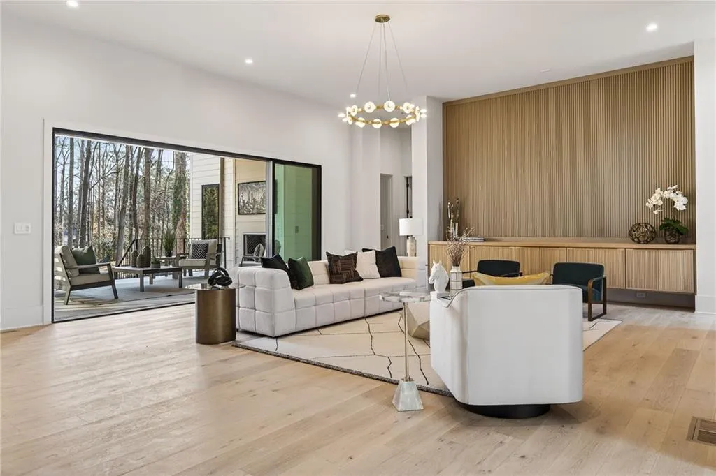 422 Hilderbrand Drive, Atlanta, Georgia 30328, 5 Bedrooms Bedrooms, ,5 BathroomsBathrooms,Residential,Sold,422 Hilderbrand Drive,7715127