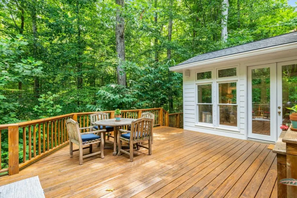 9430 Huntcliff Trace, Sandy Springs, Georgia 30350, 3 Bedrooms Bedrooms, ,3 BathroomsBathrooms,Residential,Sold,9430 Huntcliff Trace,7422430