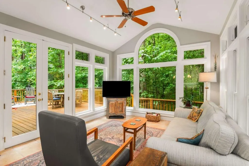 9430 Huntcliff Trace, Sandy Springs, Georgia 30350, 3 Bedrooms Bedrooms, ,3 BathroomsBathrooms,Residential,Sold,9430 Huntcliff Trace,7422430