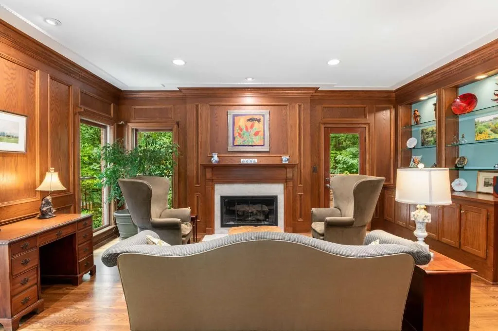 9430 Huntcliff Trace, Sandy Springs, Georgia 30350, 3 Bedrooms Bedrooms, ,3 BathroomsBathrooms,Residential,Sold,9430 Huntcliff Trace,7422430