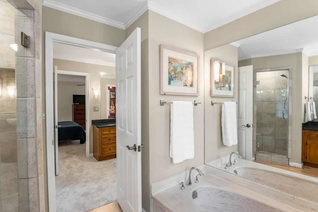 9430 Huntcliff Trace, Sandy Springs, Georgia 30350, 3 Bedrooms Bedrooms, ,3 BathroomsBathrooms,Residential,Sold,9430 Huntcliff Trace,7422430