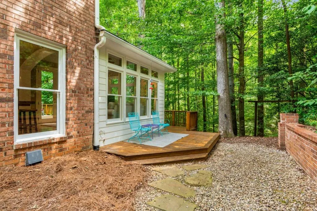 9430 Huntcliff Trace, Sandy Springs, Georgia 30350, 3 Bedrooms Bedrooms, ,3 BathroomsBathrooms,Residential,Sold,9430 Huntcliff Trace,7422430
