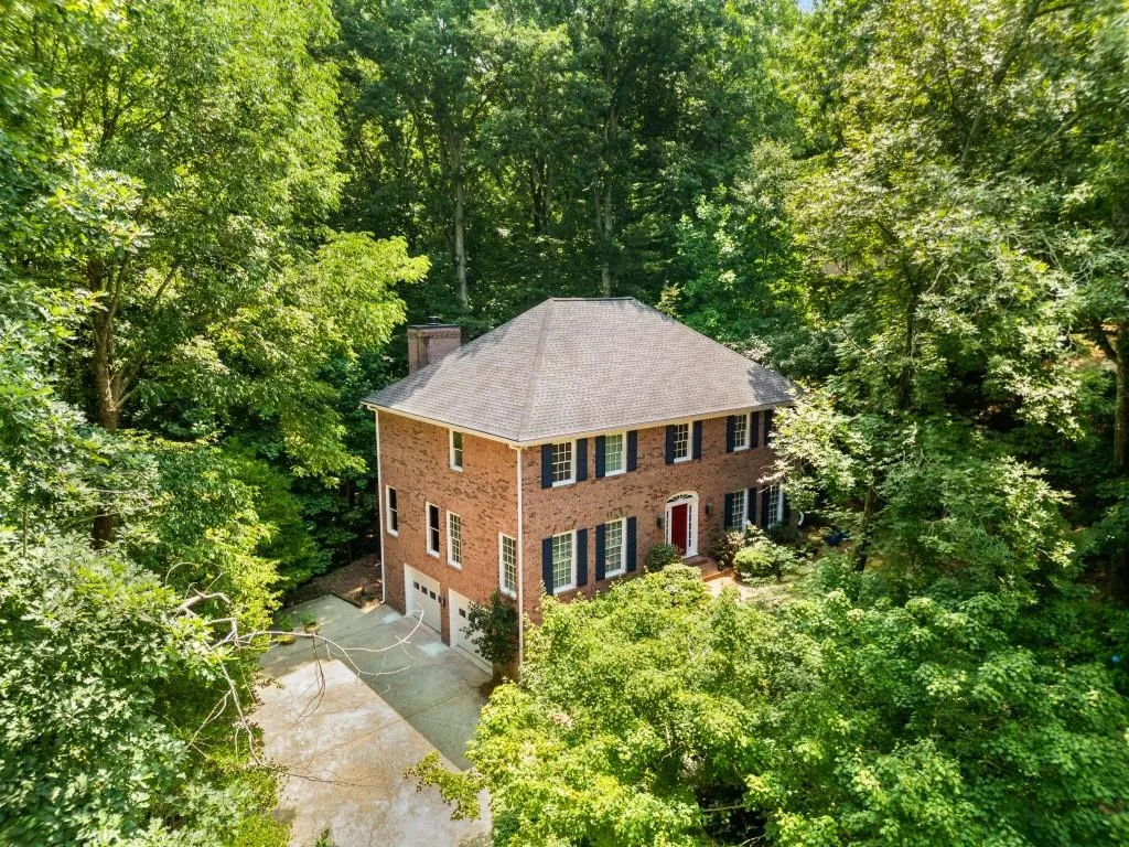 9430 Huntcliff Trace, Sandy Springs, Georgia 30350, 3 Bedrooms Bedrooms, ,3 BathroomsBathrooms,Residential,Sold,9430 Huntcliff Trace,7422430