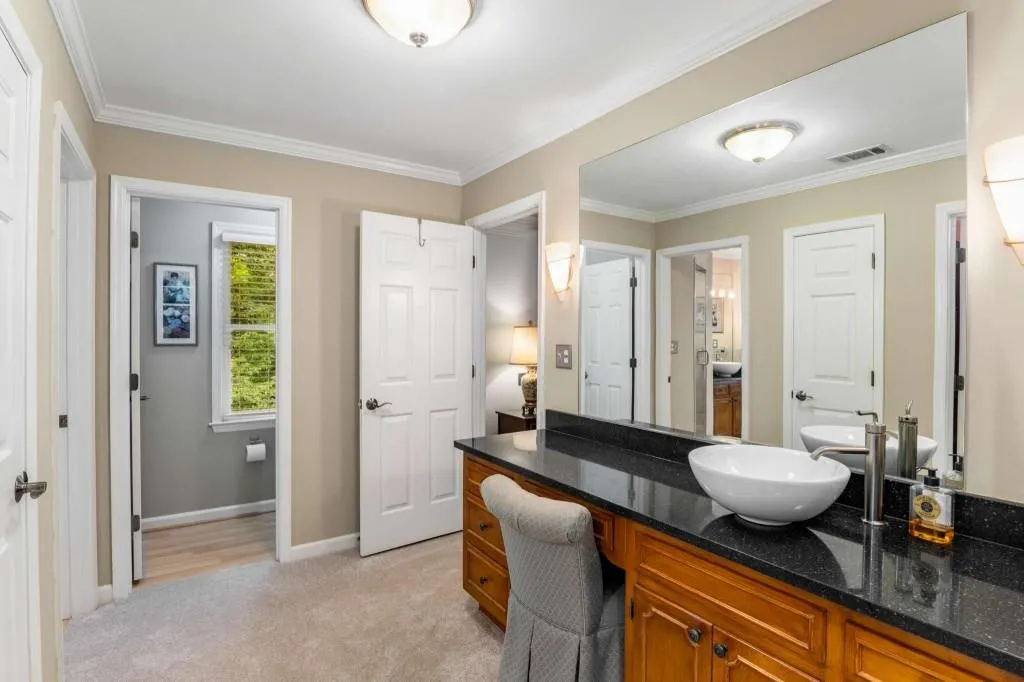 9430 Huntcliff Trace, Sandy Springs, Georgia 30350, 3 Bedrooms Bedrooms, ,3 BathroomsBathrooms,Residential,Sold,9430 Huntcliff Trace,7422430