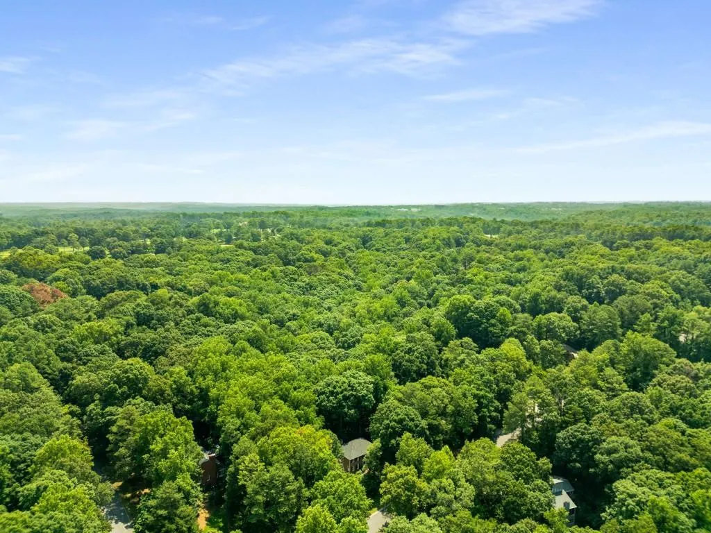 9430 Huntcliff Trace, Sandy Springs, Georgia 30350, 3 Bedrooms Bedrooms, ,3 BathroomsBathrooms,Residential,Sold,9430 Huntcliff Trace,7422430
