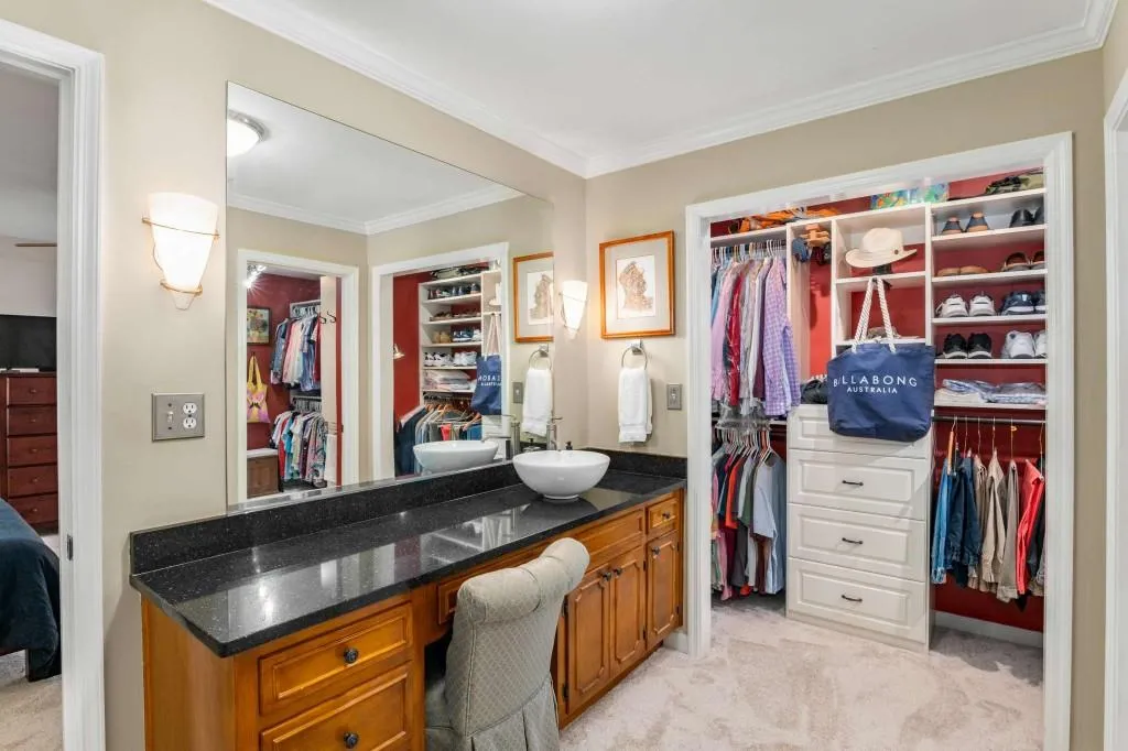 9430 Huntcliff Trace, Sandy Springs, Georgia 30350, 3 Bedrooms Bedrooms, ,3 BathroomsBathrooms,Residential,Sold,9430 Huntcliff Trace,7422430