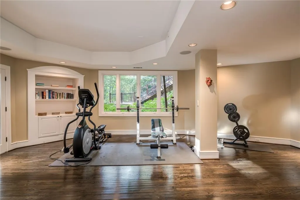 4767 Riverview Road, Atlanta, Georgia 30327, 4 Bedrooms Bedrooms, ,4 BathroomsBathrooms,Residential,Sold,4767 Riverview Road,6662038