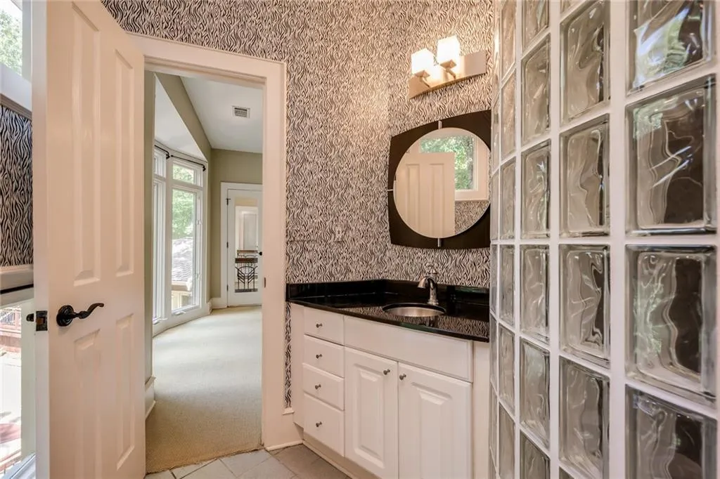 4767 Riverview Road, Atlanta, Georgia 30327, 4 Bedrooms Bedrooms, ,4 BathroomsBathrooms,Residential,Sold,4767 Riverview Road,6662038