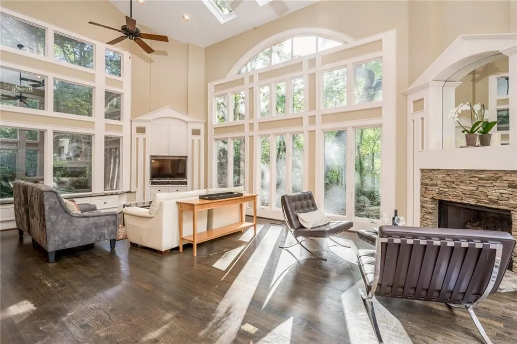 4767 Riverview Road, Atlanta, Georgia 30327, 4 Bedrooms Bedrooms, ,4 BathroomsBathrooms,Residential,Sold,4767 Riverview Road,6662038