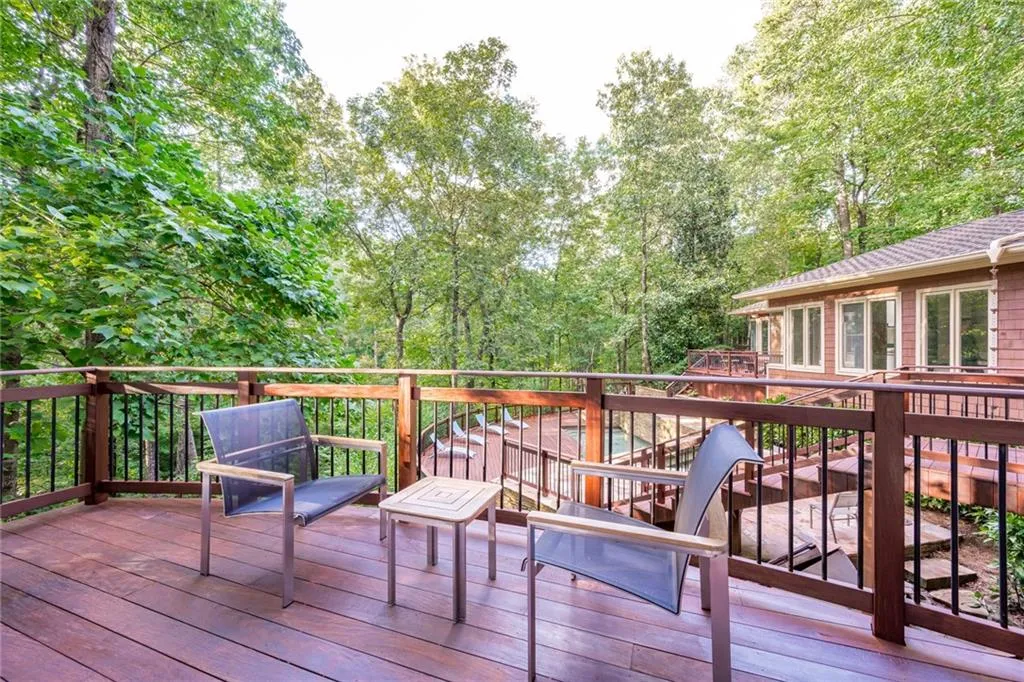 4767 Riverview Road, Atlanta, Georgia 30327, 4 Bedrooms Bedrooms, ,4 BathroomsBathrooms,Residential,Sold,4767 Riverview Road,6662038