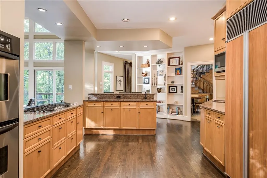 4767 Riverview Road, Atlanta, Georgia 30327, 4 Bedrooms Bedrooms, ,4 BathroomsBathrooms,Residential,Sold,4767 Riverview Road,6662038
