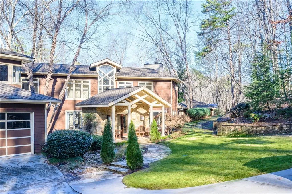4767 Riverview Road, Atlanta, Georgia 30327, 4 Bedrooms Bedrooms, ,4 BathroomsBathrooms,Residential,Sold,4767 Riverview Road,6662038